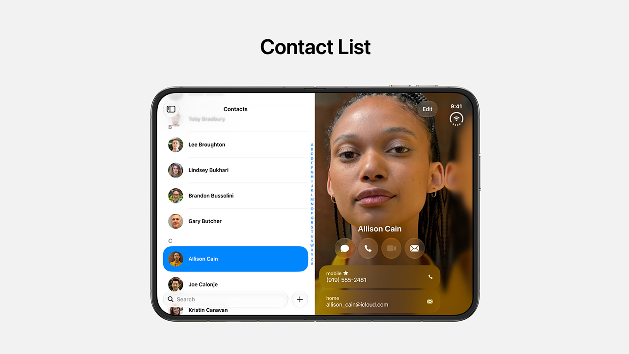 Приложение Контакты на раскрытом iPhone Duo: список имен слева, карточка контакта с фото справа