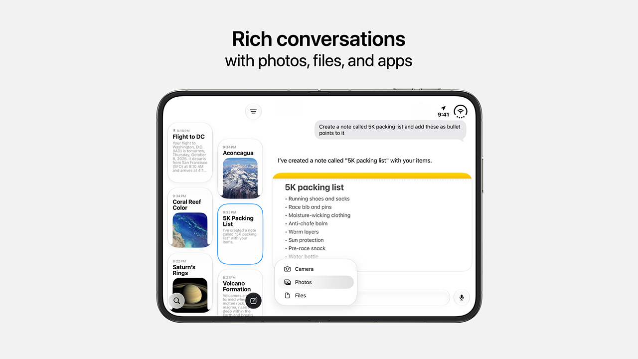 Диалог с Siri на iPhone Duo: созданная заметка со списком вещей и меню с пунктами Камера, Фото и Файлы