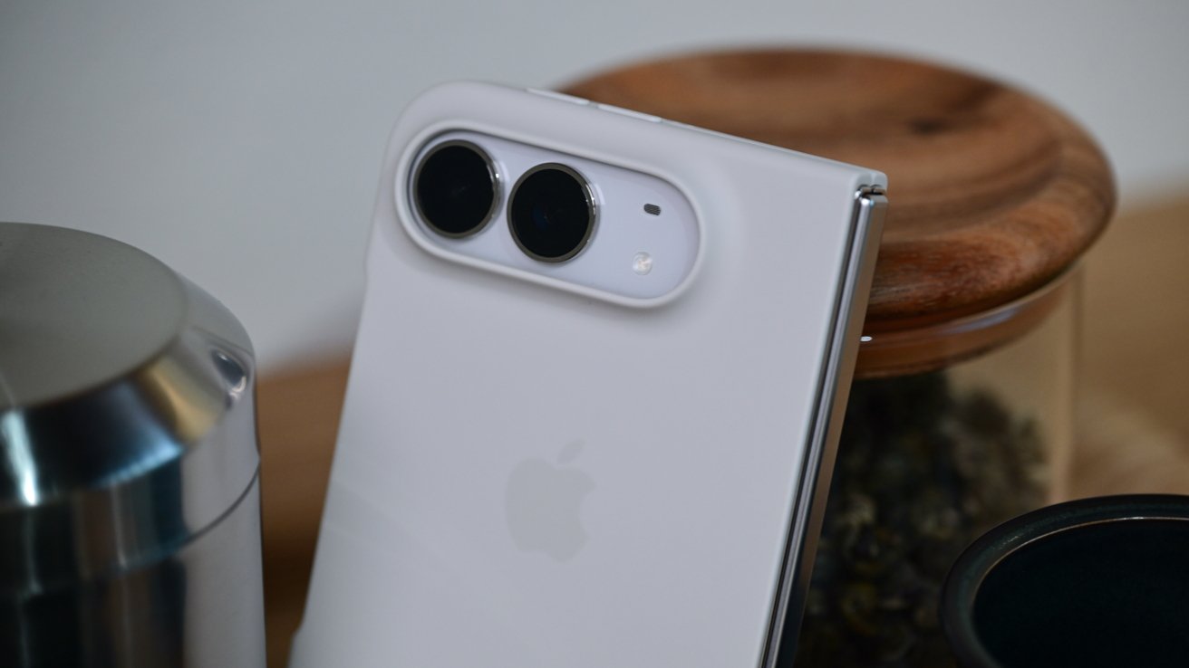 iPhone Duo в защитном чехле