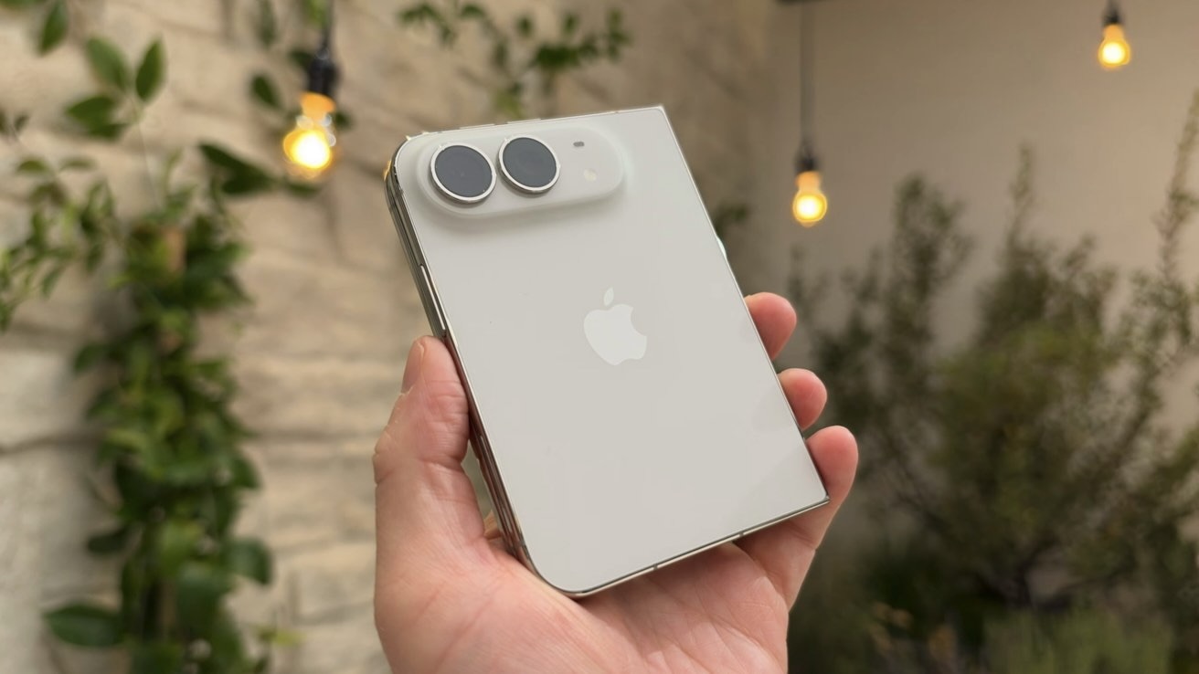 Сложенный iPhone Duo