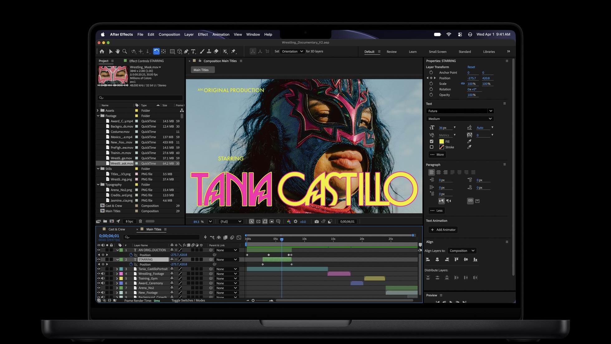 MacBook Pro с открытым проектом в After Effects