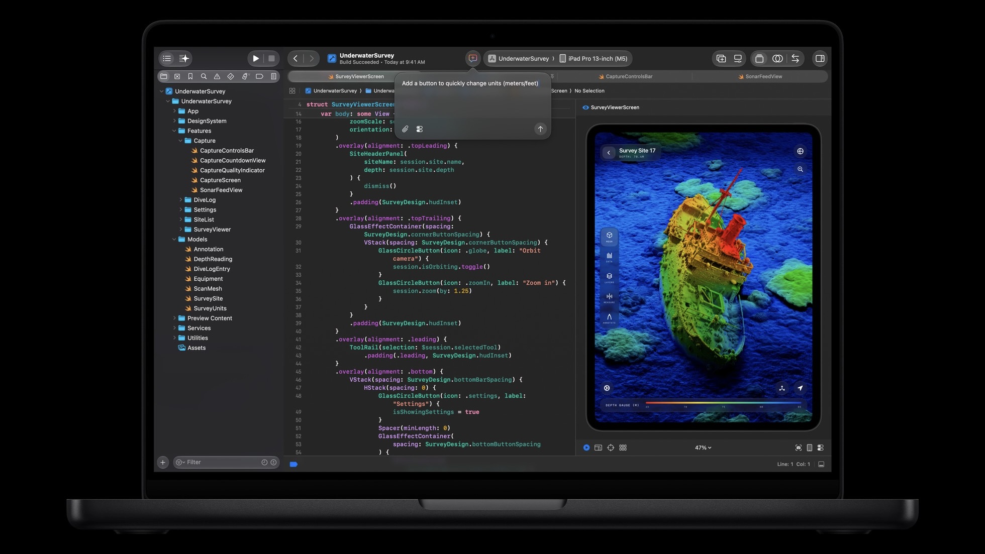 MacBook Pro с открытым Xcode, справа превью приложения на iPad Pro