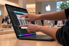 Apple выпустила первый сенсорный MacBook Pro, и он дороже iPhone Duo. Трогать можно, покупать страшно. Фото.