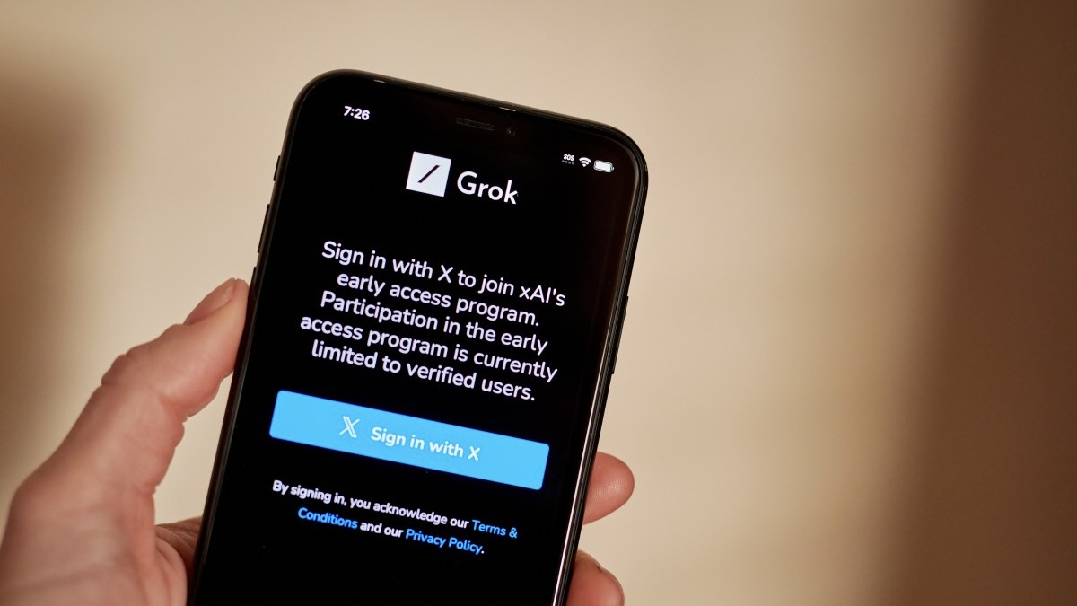 Приложение нейросети Grok на iPhone