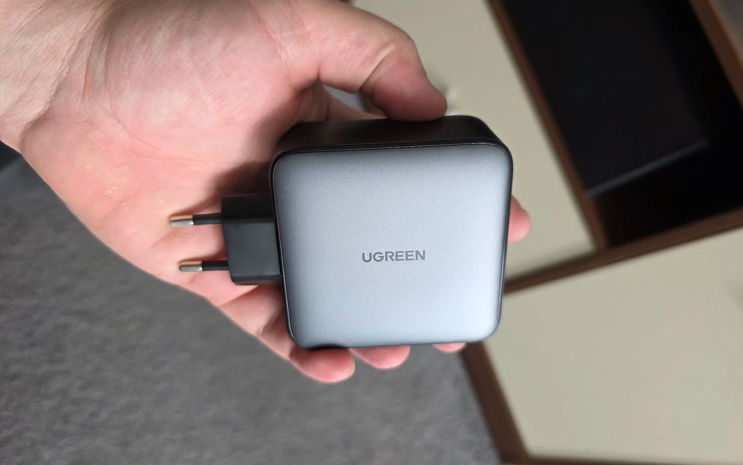 Мощная зарядка UGREEN на 100 Вт